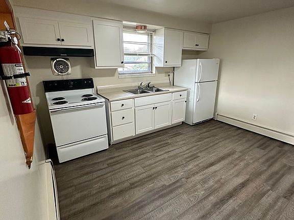 3rd image of 4014 Nancy Dr APT 3