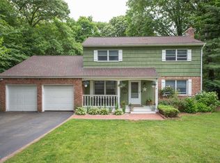 5 Carriage Ln, Setauket, NY 11733