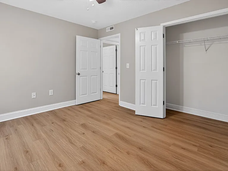Alex Place Apartments — Photo 39