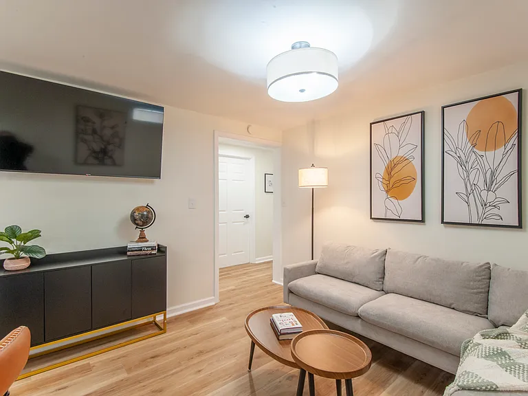 1008 Coleman St #B — Photo 13