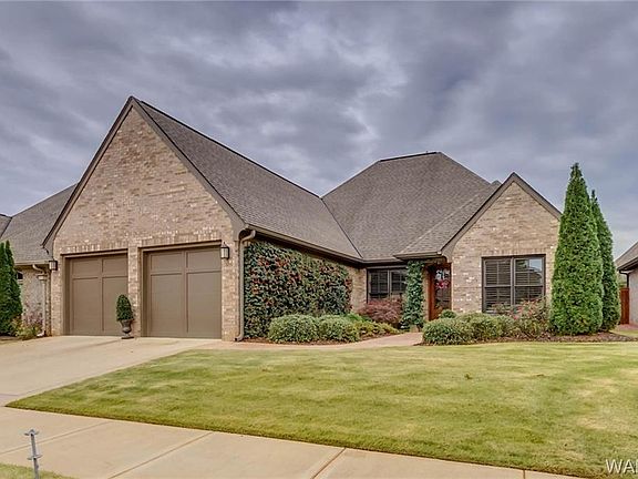 2nd image of 739 Cambridge Ln