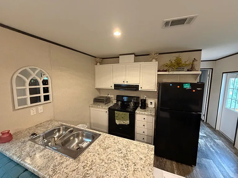 2148 W 28th Ct — Photo 4