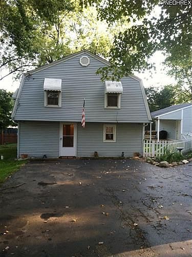 1st image of 25 Leicester Dr