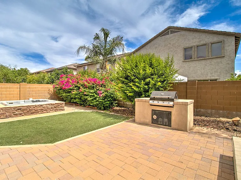 2143 W Marconi Ave — Photo 58
