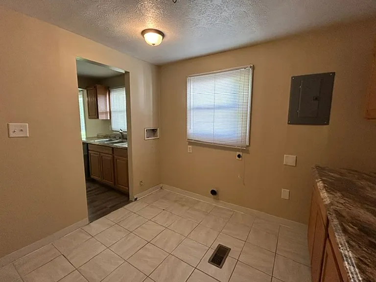 144 McCraw Dr — Photo 16