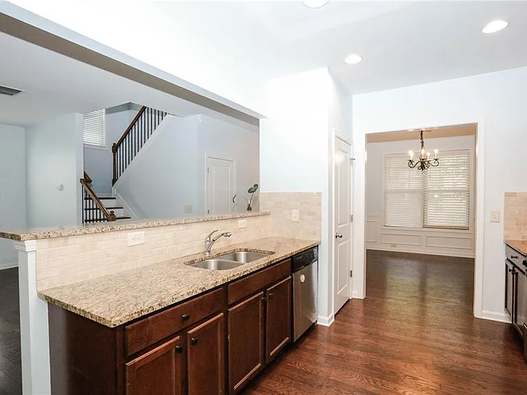 438 Privet Cir — Photo 10