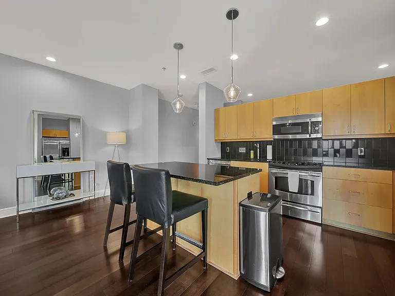 333 W Trade St #908 — Photo 7