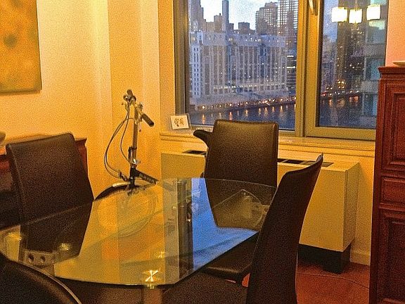 4th image of 455 Main St APT 16G