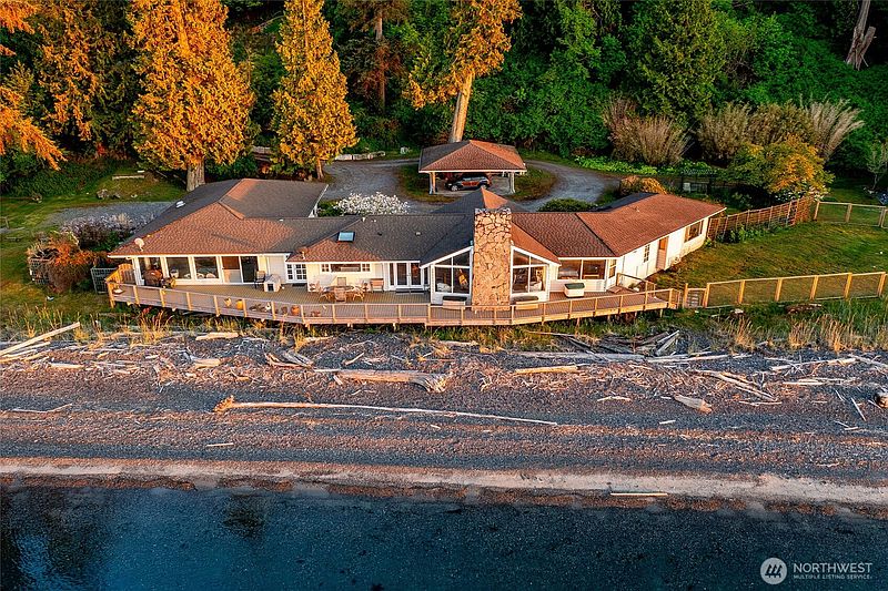 2nd image of 664 Tidewinds Lane