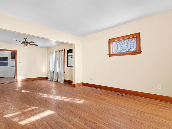 4th image of 4847 Homerlee Ave