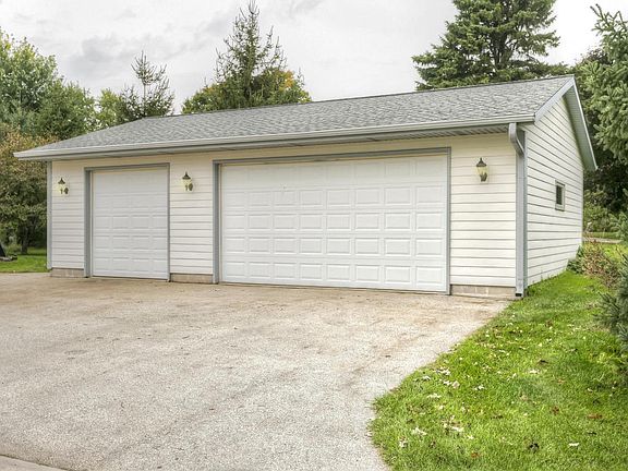 3rd image of N68W30513 Bette Ann Dr