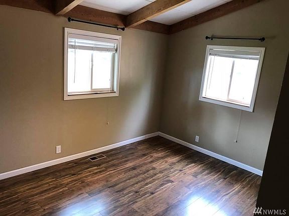 3rd image of 2022 E Alder St