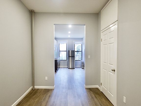 3rd image of 298 Troutman St #2D