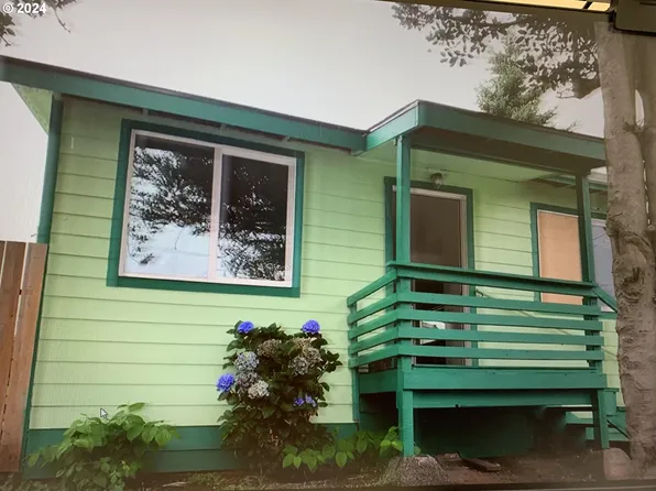 63764 Harriet Rd, Coos Bay, OR 97420