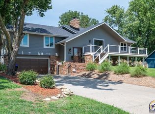 3327 SW Friar Rd, Topeka, KS 66614