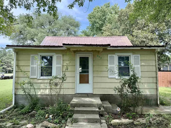 606 Stevens St, Council Grove, KS 66846