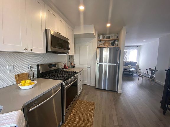 5th image of 2736 S Darien St