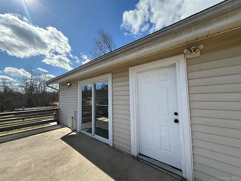 657 Eatontown Rd — Photo 11