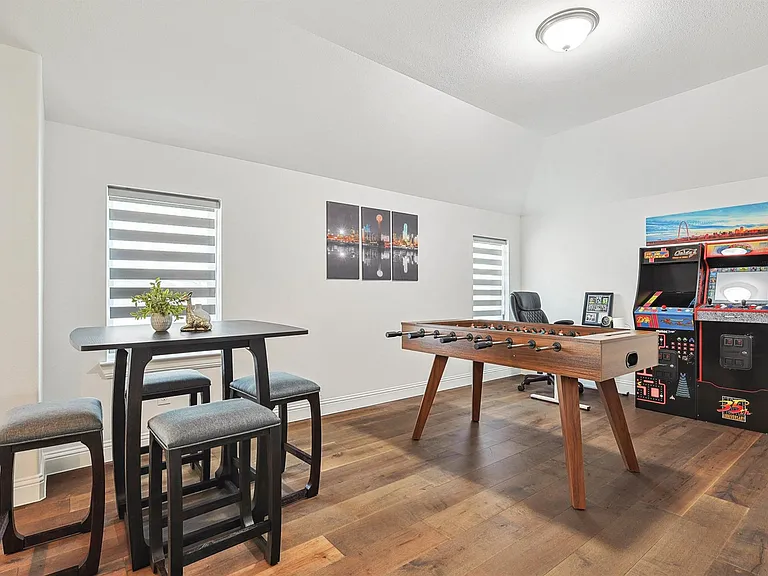 2346 Perdue Ave — Photo 9