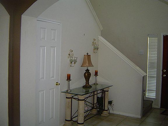4th image of 6710 Old Oaks Blvd