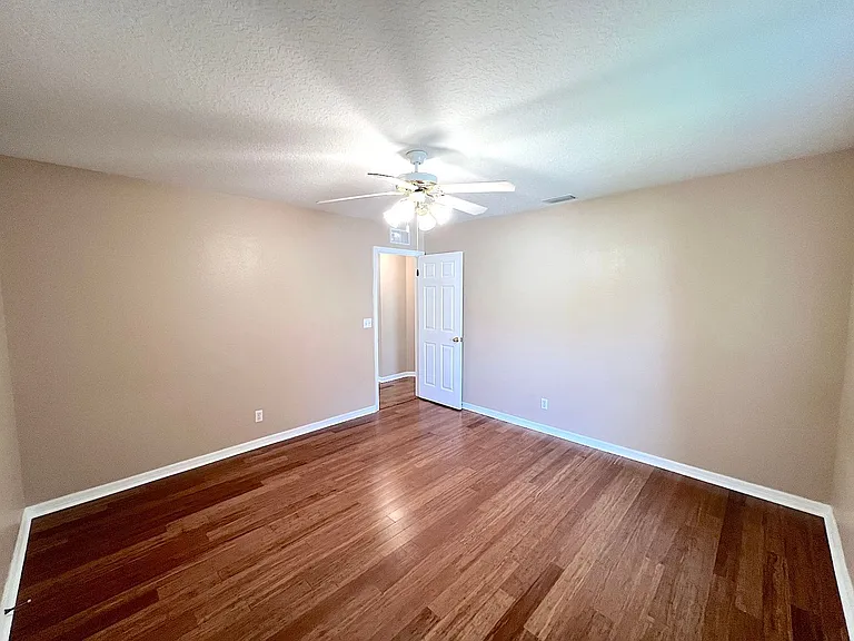 70 Pheasant Dr — Photo 37