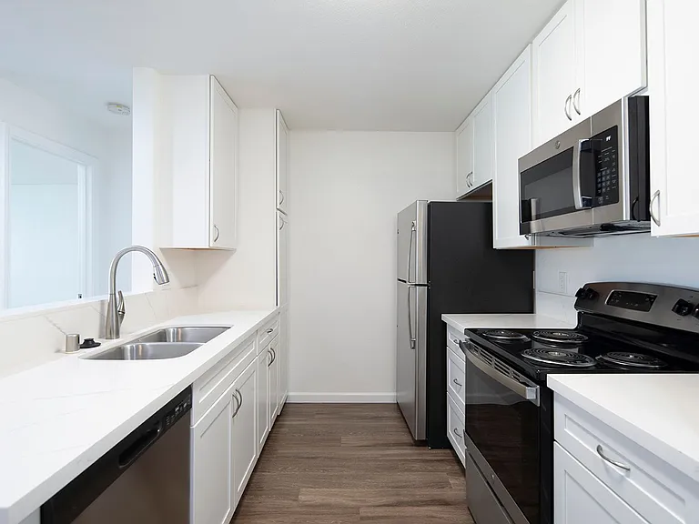 Mission Pacific Apartments — Photo 68