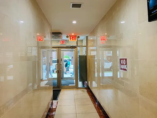 Rented by Chous Realty Group Inc | media 7