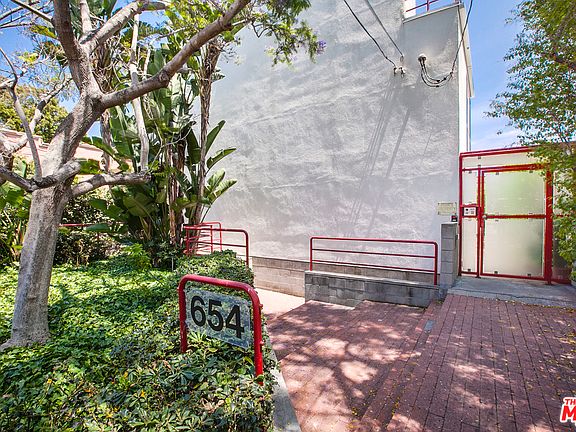 3rd image of 654 Pier Ave APT A
