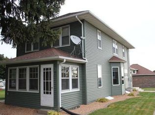 100 1st St NE, Altura, MN 55910