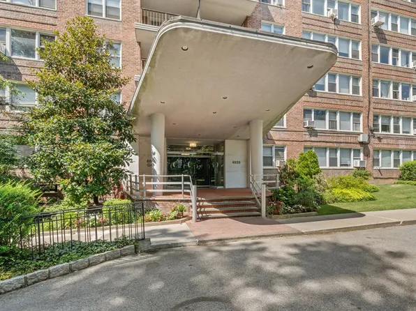 4525 Henry Hudson Parkway West image 2 of 22