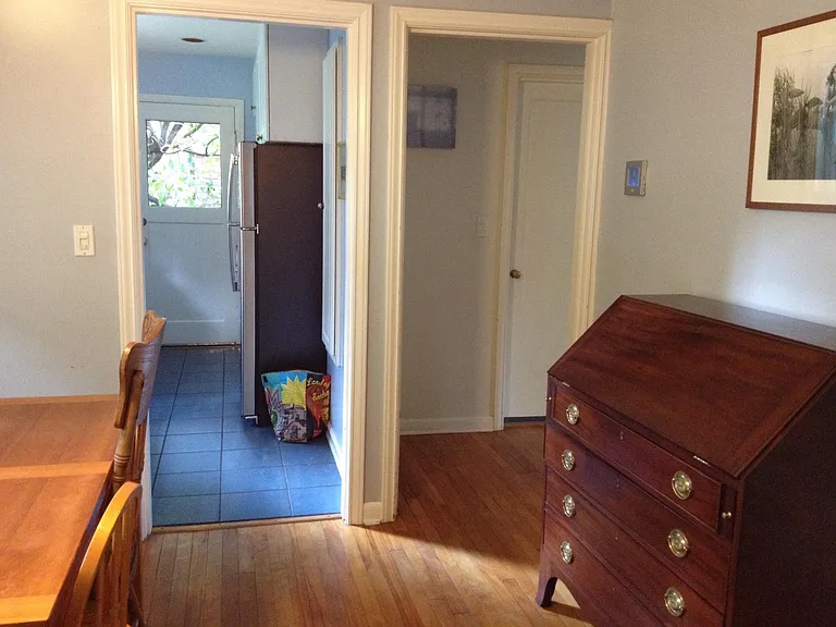 31st Ave NE — Photo 7
