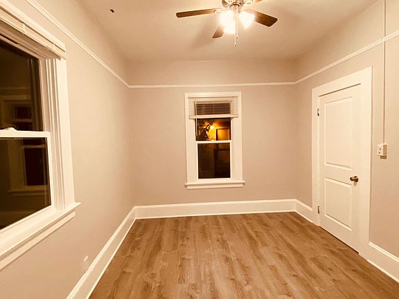 4th image of 327 E Saint John St APT 3
