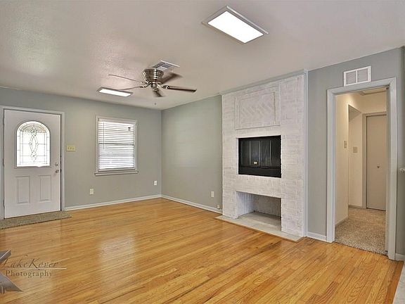 3rd image of 1249 Glenhaven Dr