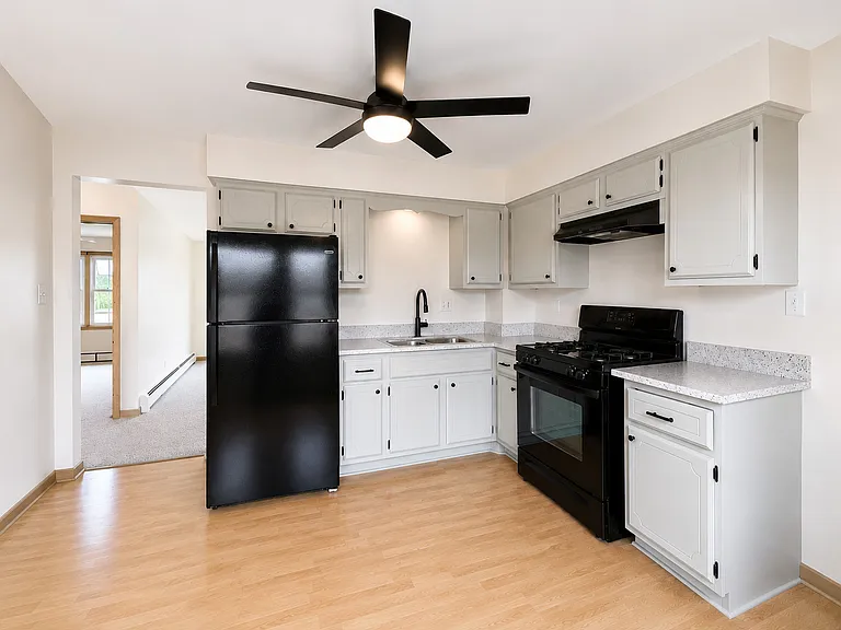 4425 Prairie Ave #C — Photo 7