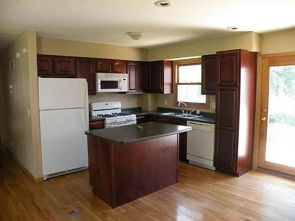 5th image of 550 Dover Dr