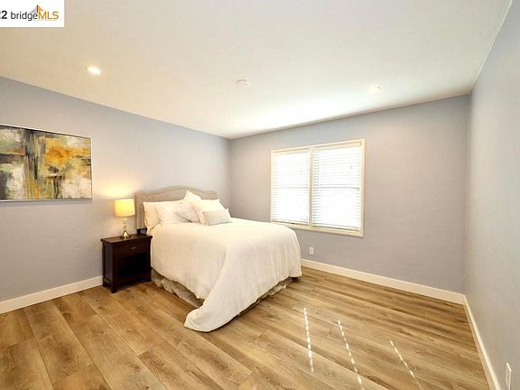 5th image of 167 Durant Ave