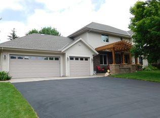 1900 Partridge Cir, Excelsior, MN 55331