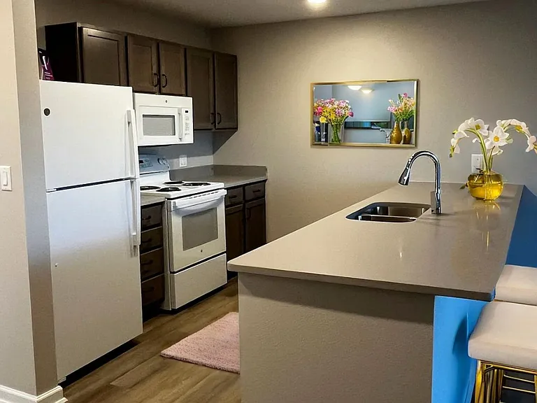 Legacy Arvada Senior Apartments — Photo 22