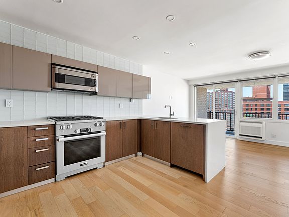 4th image of 175 W 95th St APT 15D