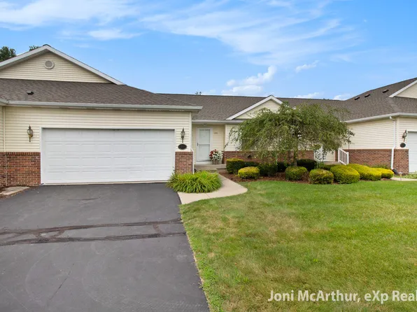 285 Barrington Cir, Lansing, MI 48917