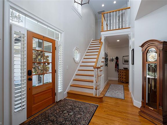 2nd image of 462 Millingport Ln