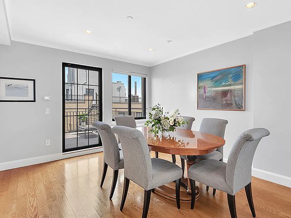 4th image of 939 Union St Penthouse B