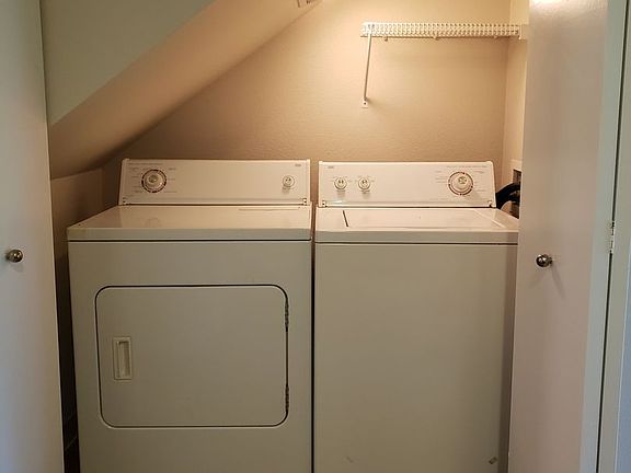 4th image of 2001 Garden Ave #1-19