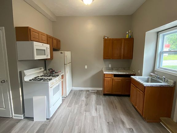 2nd image of 1806 4th St #1