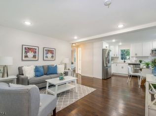 1058 Mayfair Dr, Rahway, NJ 07065