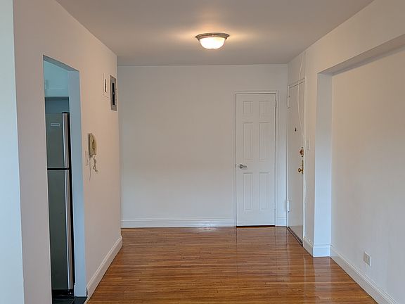 4th image of 6400 Saunders St APT 5K