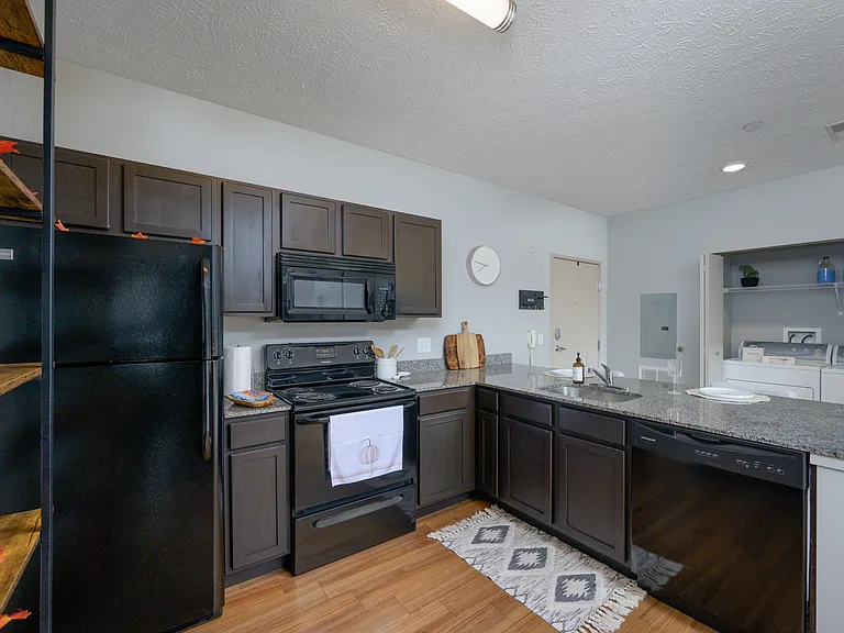 The 401 Lofts — Photo 15