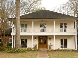 1465 Northlake Dr, Jackson, MS 39211