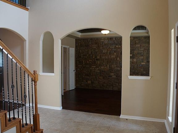 4th image of 4004 Sterling Crest Ln