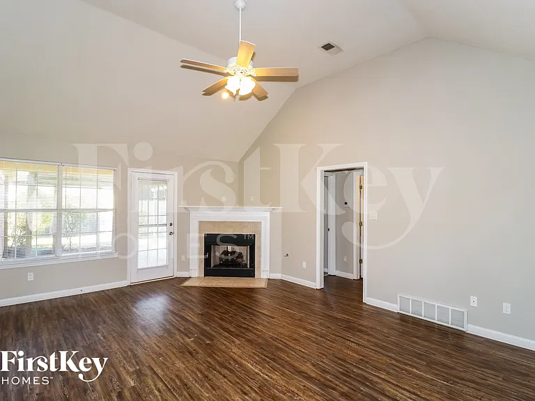 1523 Beringer Dr — Photo 4
